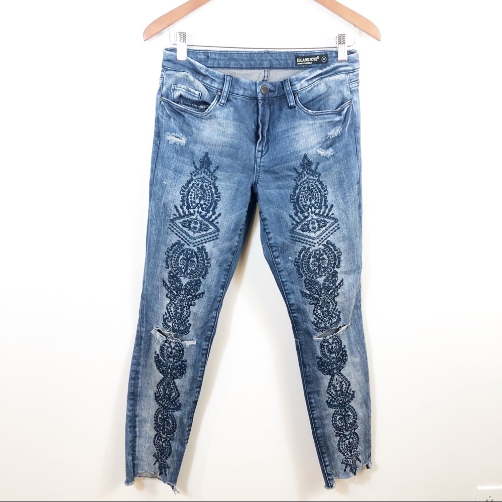 BLANK NYC Skinny Classique Embroidered Floral Jean 27 - Picture 2 of 8